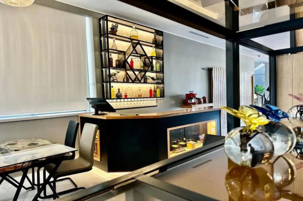 ONYX By Luna Hotel