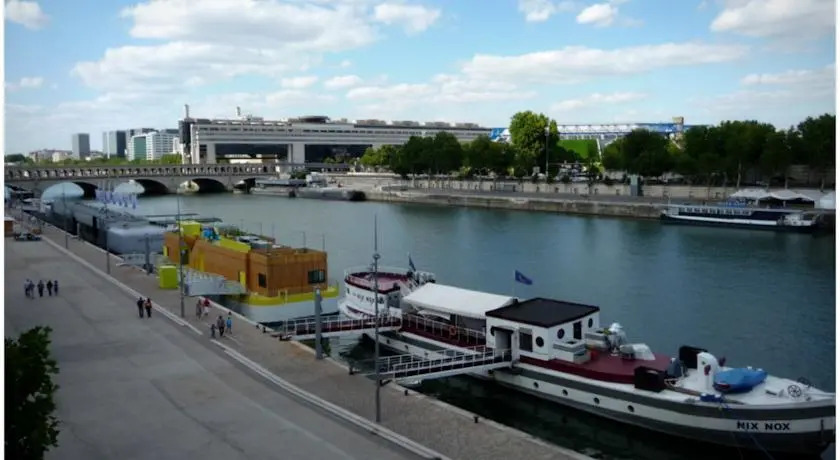 Rive Gauche Comfortable