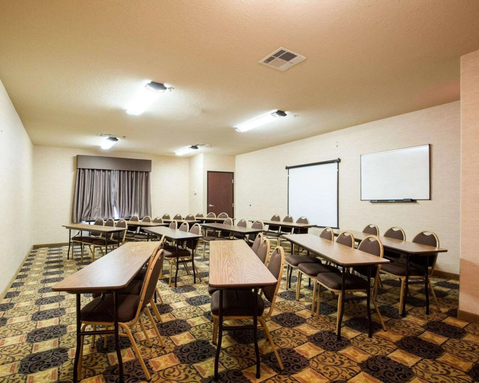 Quality Suites Huntsville Near University