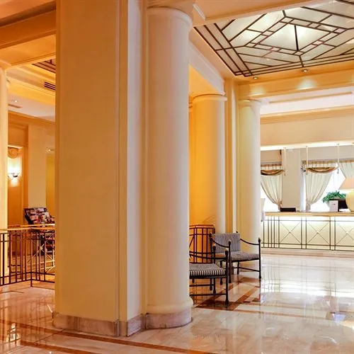 B4 Grand Hotel Lyon