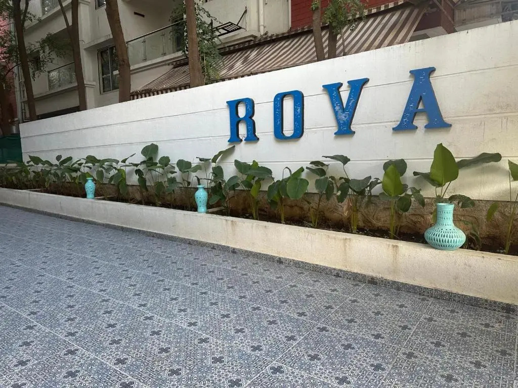 StayBird - Divine Suites, Business Hotel, Kharadi
