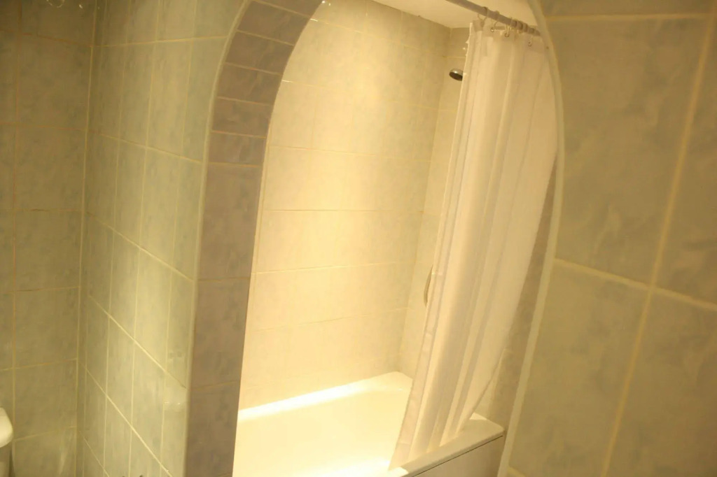 Kings Paget Hotel
