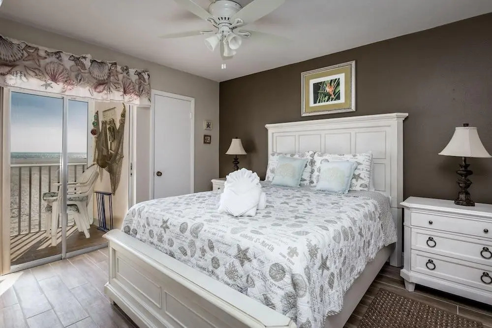 Castle Beach 105 - Two Bedroom Condo