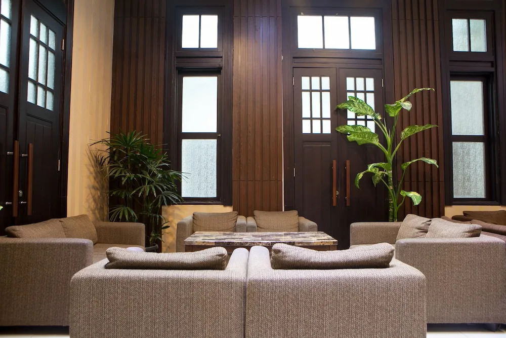 RedDoorz Plus near Bandung Indah Plaza
