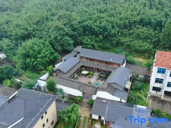 Yunshuiyu Moganshan Hot Spring Siheyuan Homestay