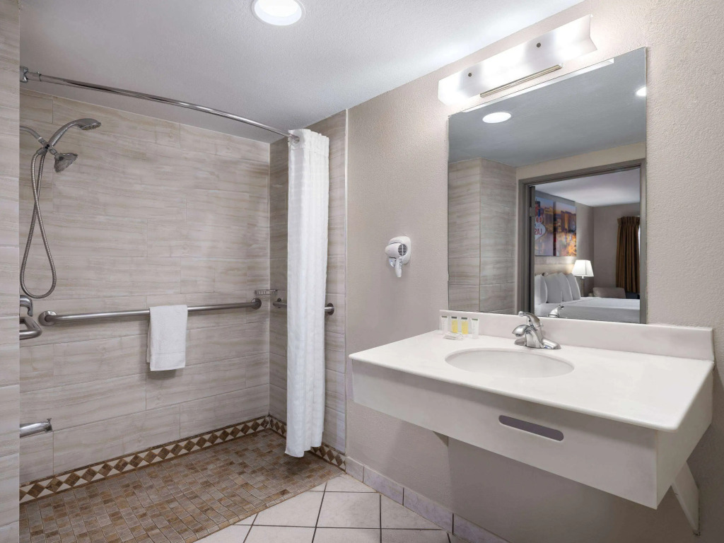 Days Inn by Wyndham Las Vegas Airport Near the Strip