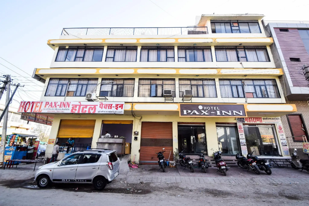 OYO 29398 Hotel Pax Inn