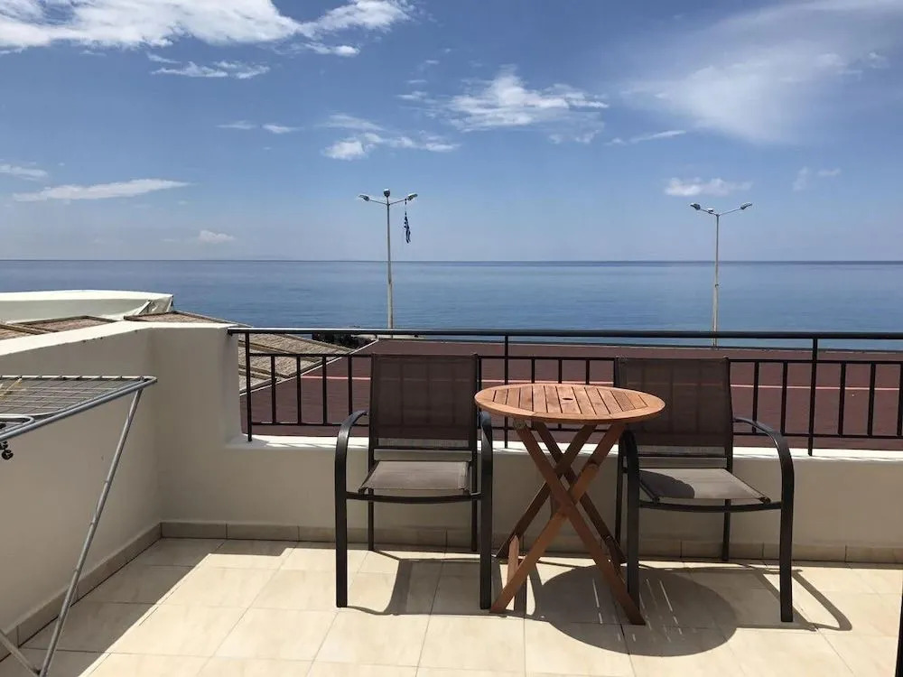 Paralia Rooms