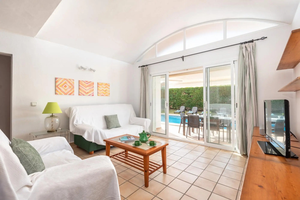 Villa Laura Large Private Pool Walk to Beach Sea Views A C Wifi