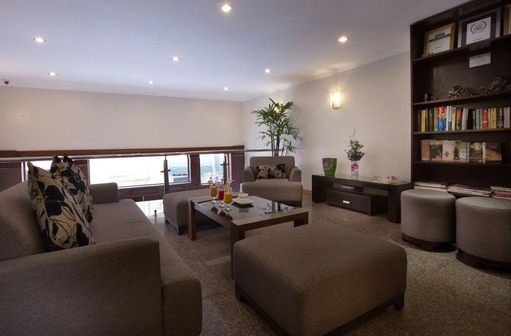 Eliana Ruby Hotel & Travel