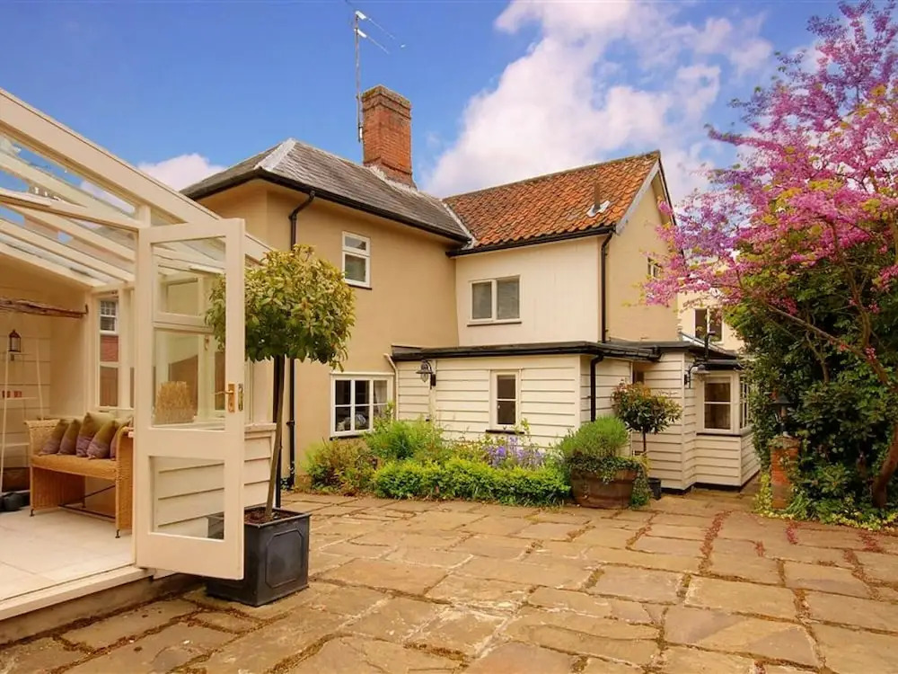 Holiday Home of Exceptional High Quality With Breathtaking Garden and Summer House