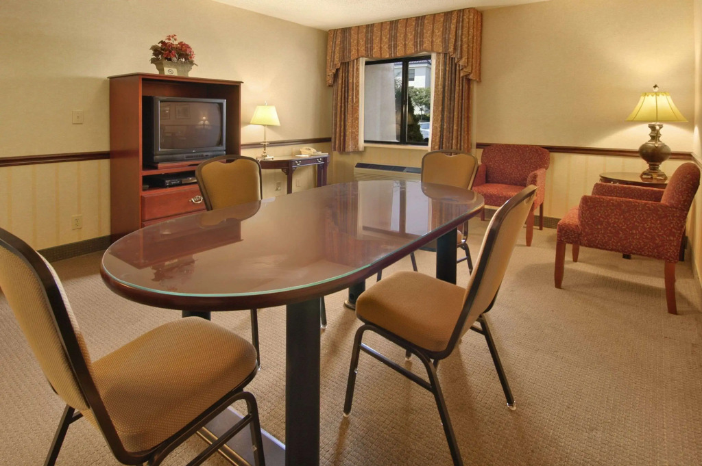 Baymont by Wyndham Battle Creek/I-94