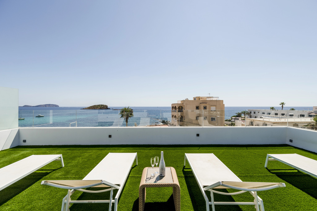 Outsite Ibiza - Work, Connect, Explore