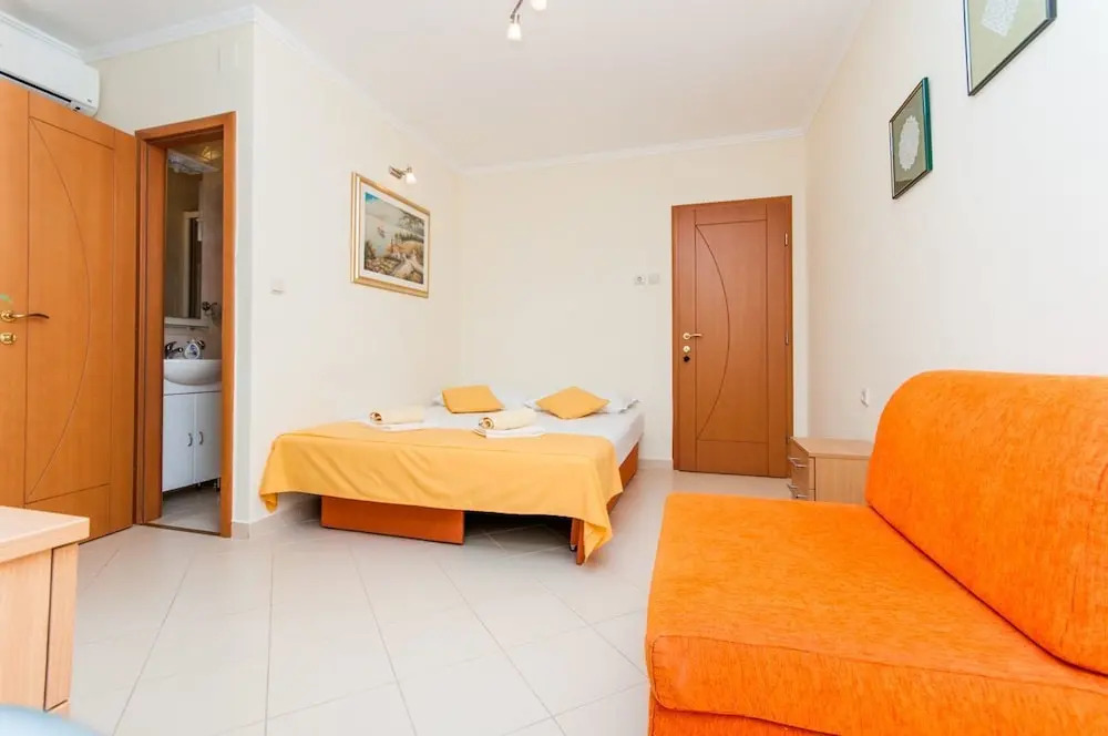 Apartments Ena
