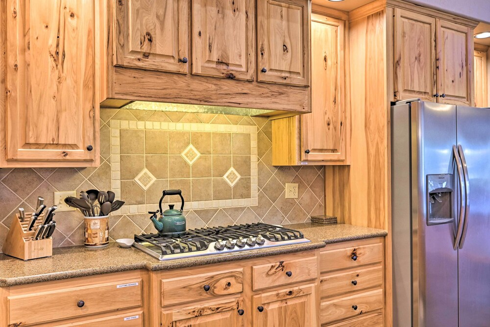 Charming, Spacious & Pet-friendly Buena Vista Home