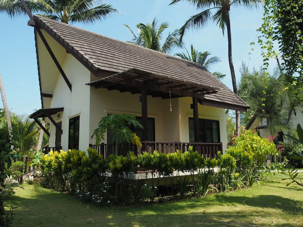Khao Lak Blue Lagoon Resort