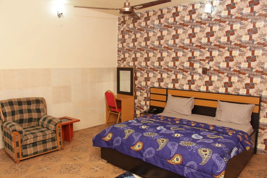 Pedallo Luxury Inn Ltd