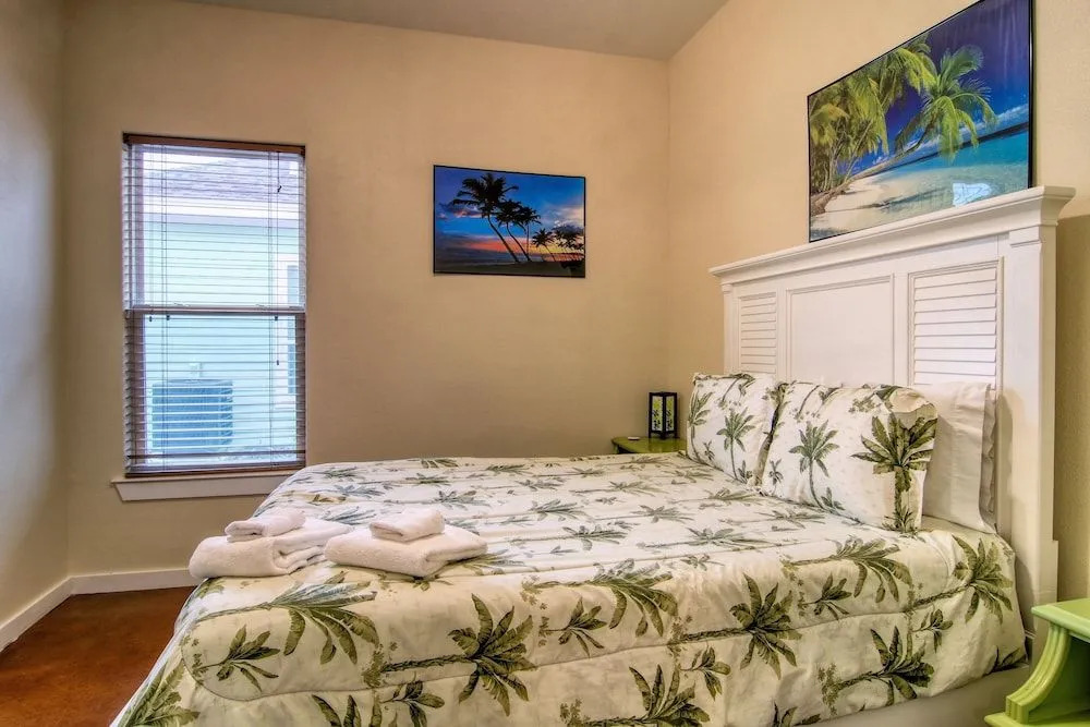 Tropical Paradise Pb209 3 Bedrooms 3 Bathrooms Condo