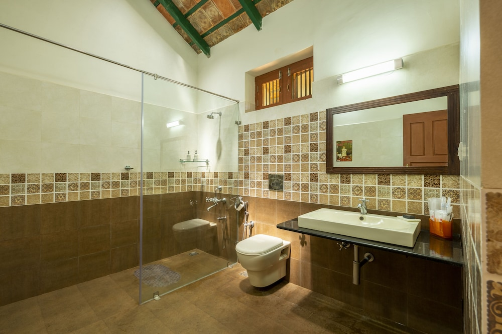 amã Stays & Trails, Rare Earth Estate