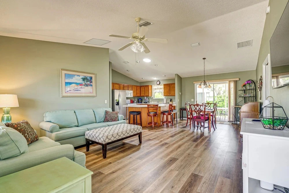 2 Mi to Lake Sumter Landing: Home in The Villages