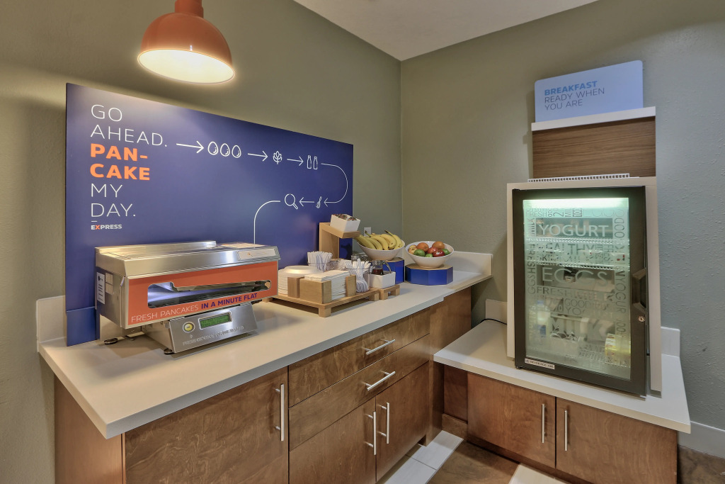 Holiday Inn Express Hotel & Suites Albuquerque - North Balloon Fiesta Park by IHG