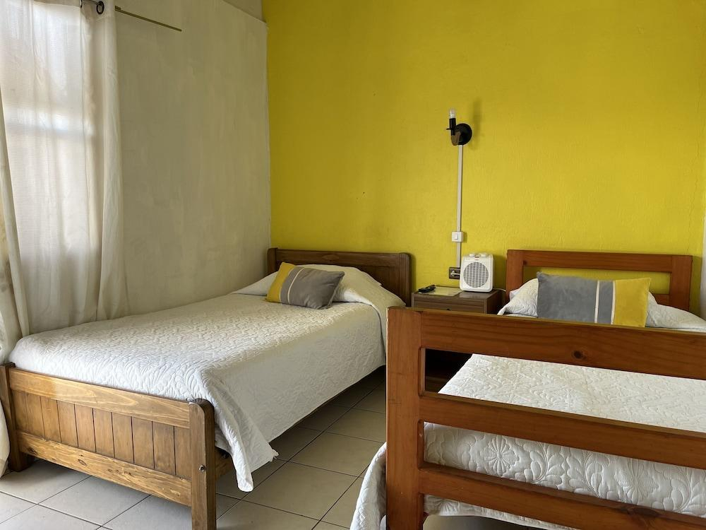 Hostal Avenue