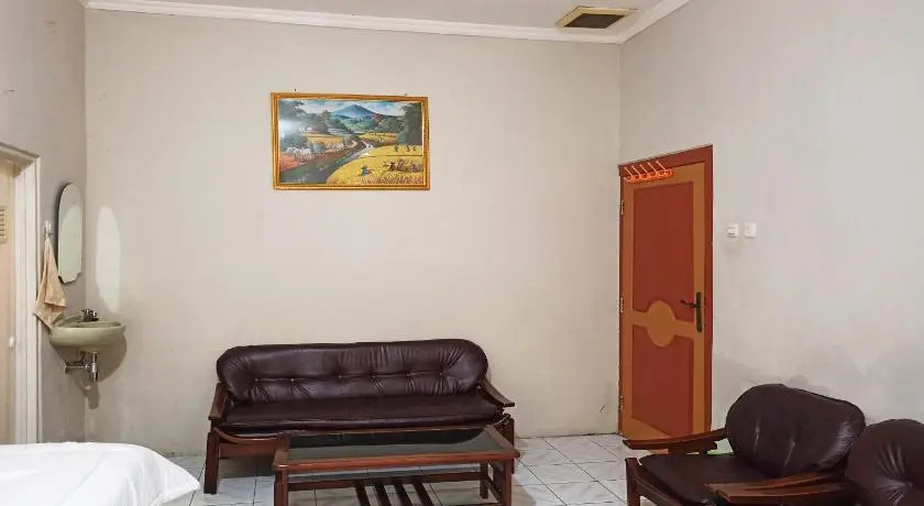 OYO 3761 Djayatama Guest House