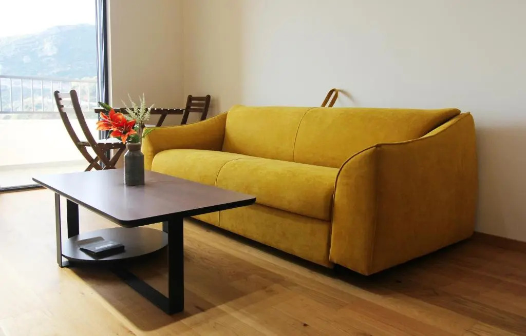 Minimalist stylish 1 BR apartment in Tre Group