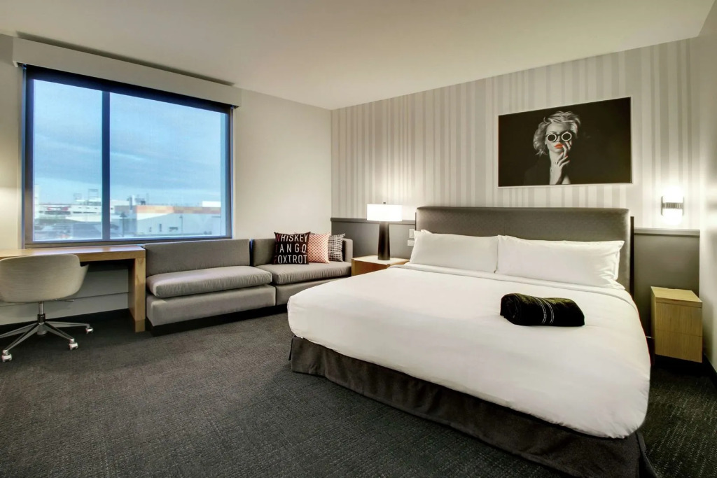 The Rose Chicago, Tapestry Collection By Hilton