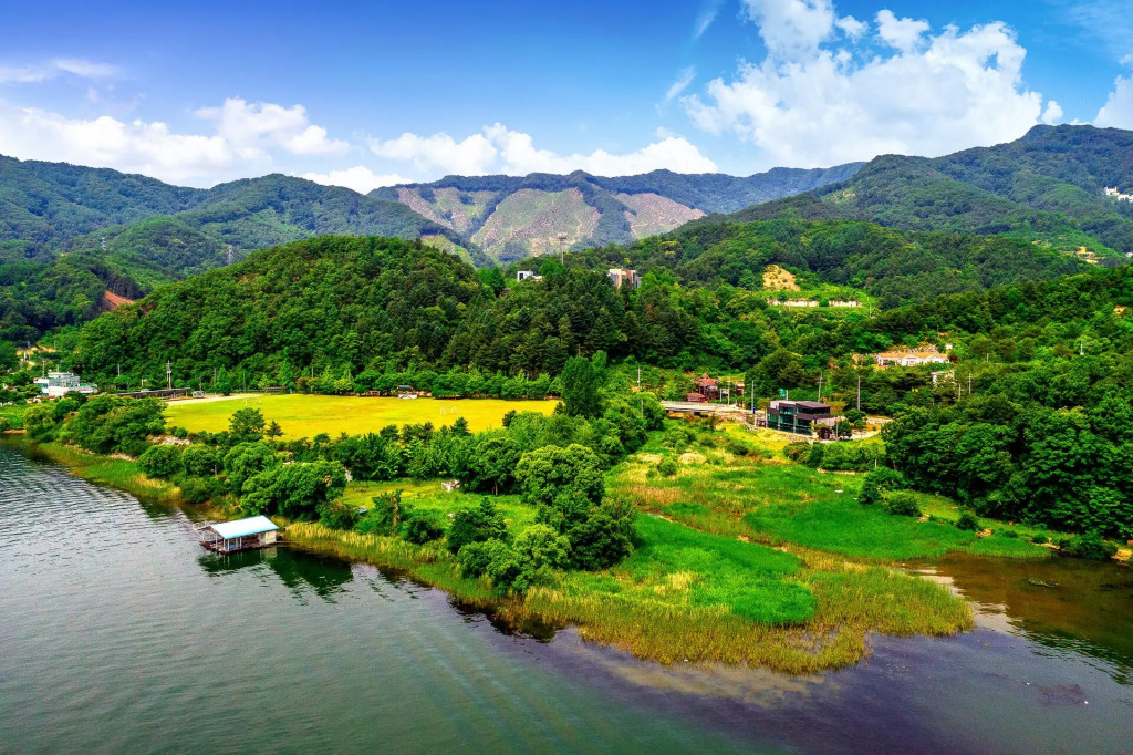 Bellosi Lake