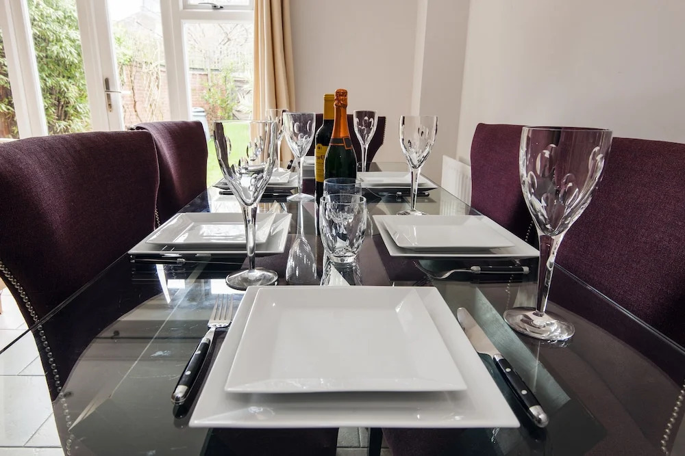 Lovely Putney Home by the Thames