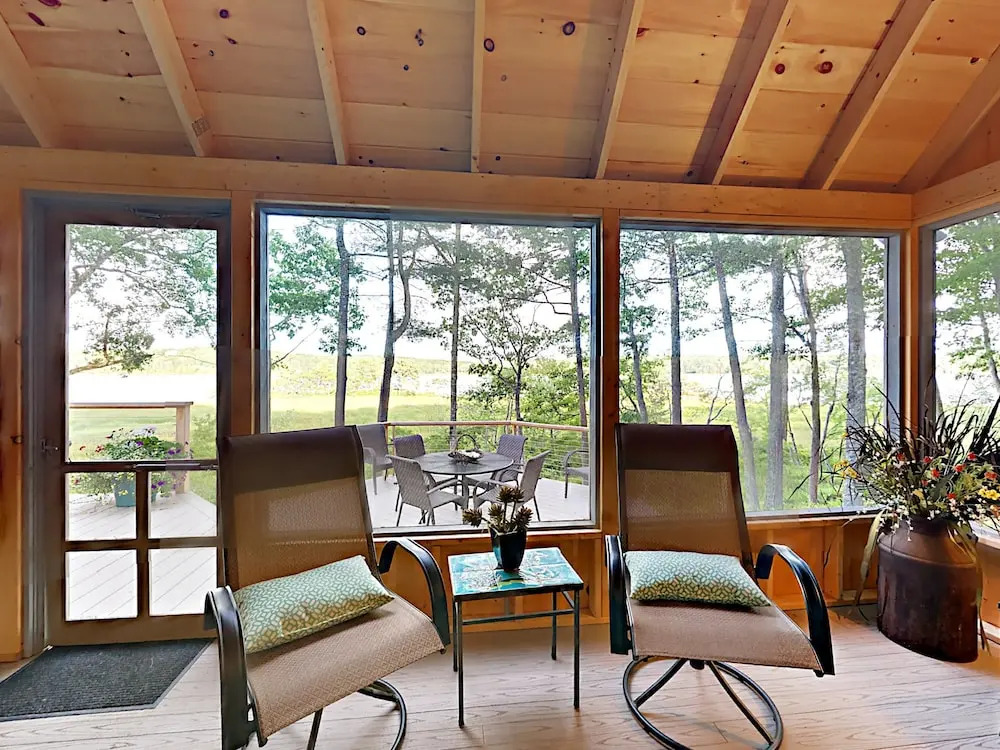 Nature Lover's Paradise 4 Bedrooms 2 Bathrooms Home