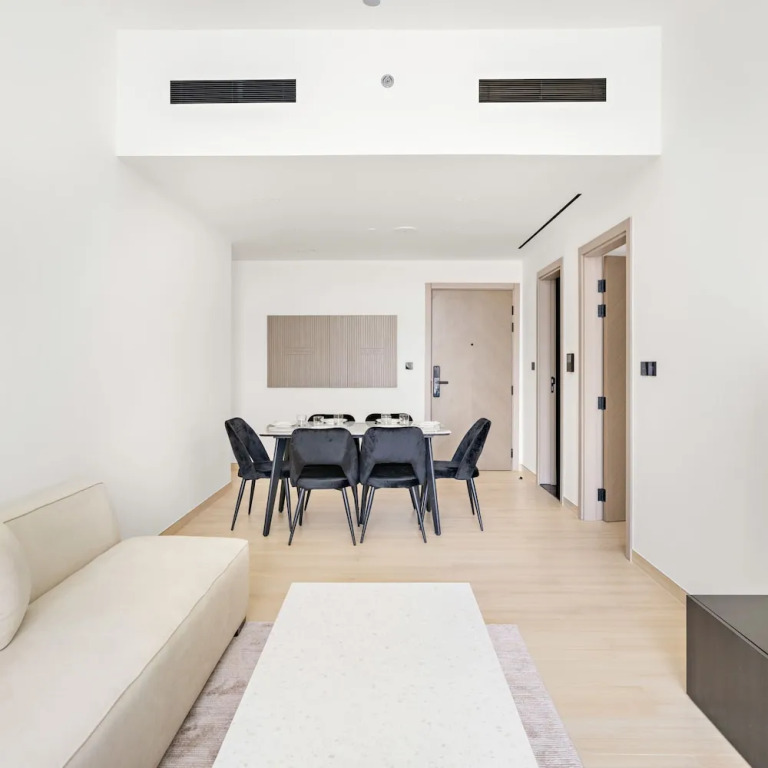 Stunning Modern 3BR Apartment in JVC