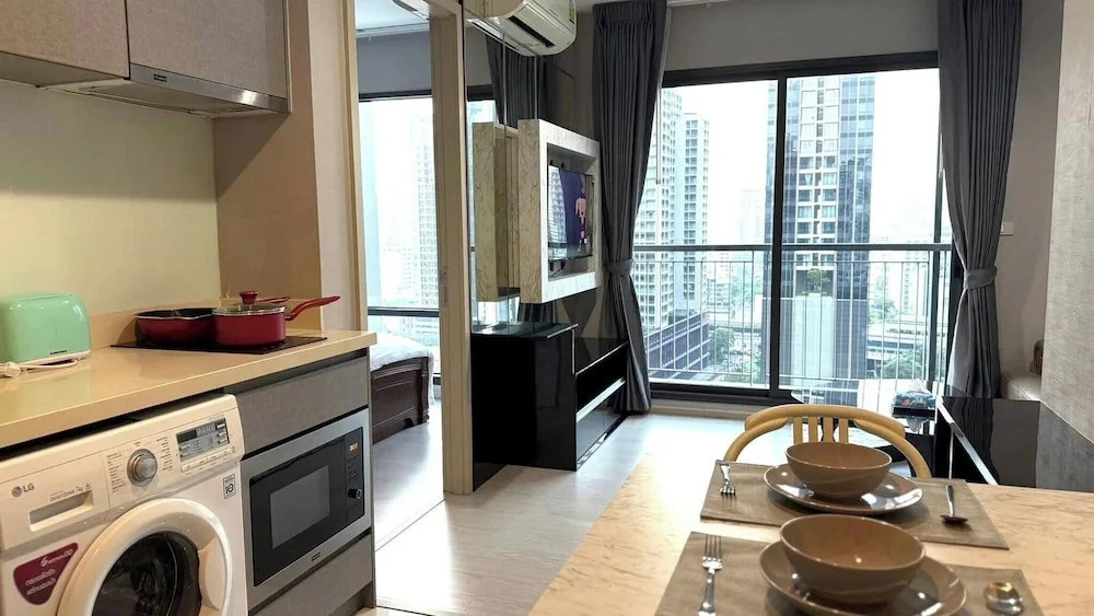Luxurious 1-bedroom Apartment Near BTS Thonglor, Bangkok