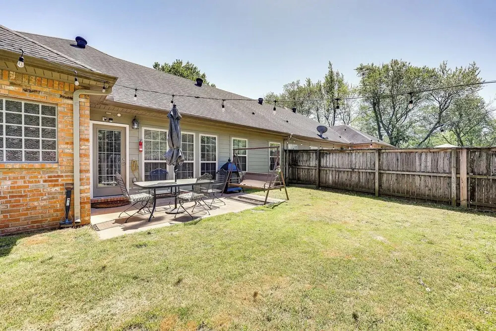Spacious Family Home 3 Mi to Downtown Fayetteville
