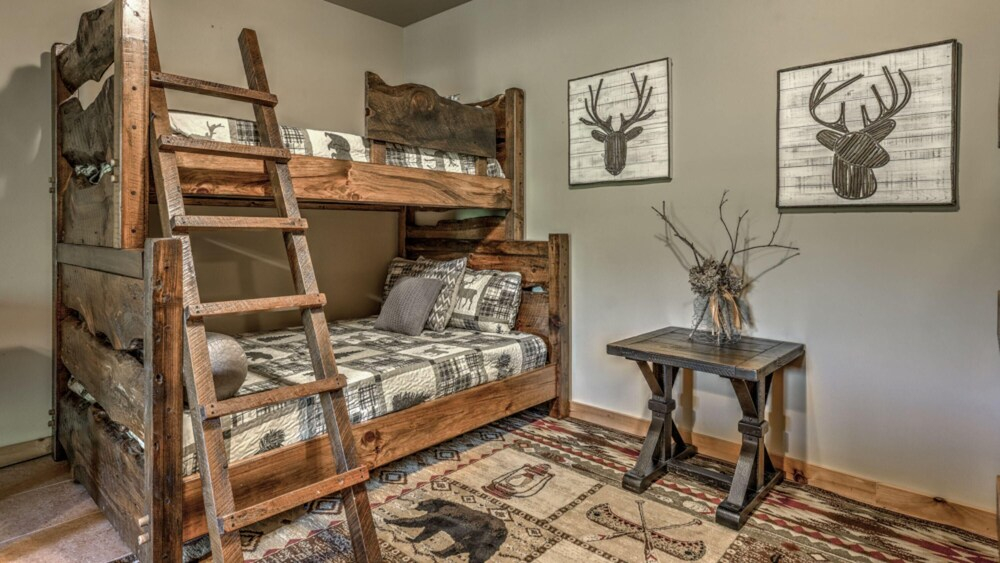 Cozy Bear Cabin by Escape to Blue Ridge