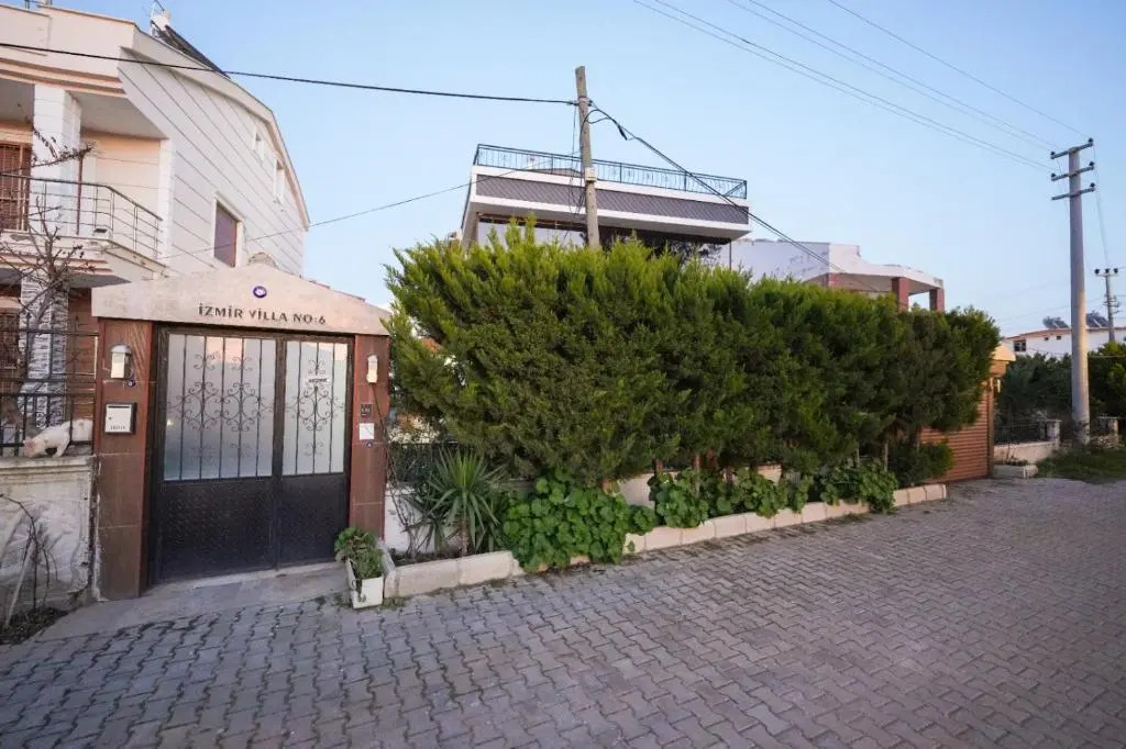 Havuz garaj deniz barbekü, 4 oda 3 banyo klimalı villa , Bahçesinde organik meyve sebze sizi bekliyoruz