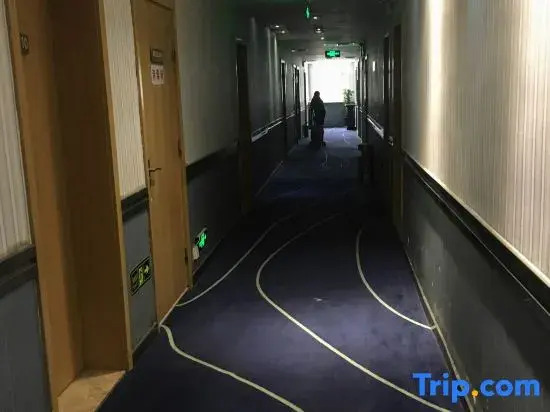 Yiwen Zhixing Fashion Hotel