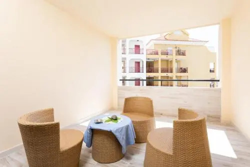 Tropic Apartments en Castle harbour