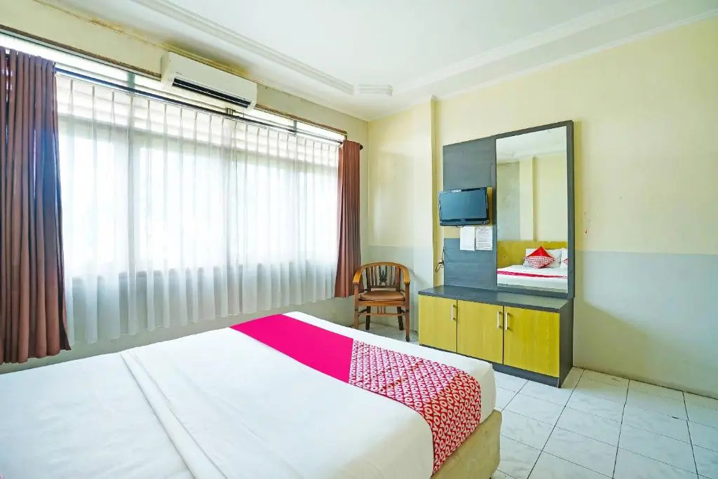 OYO 90390 Hotel Rd Premium