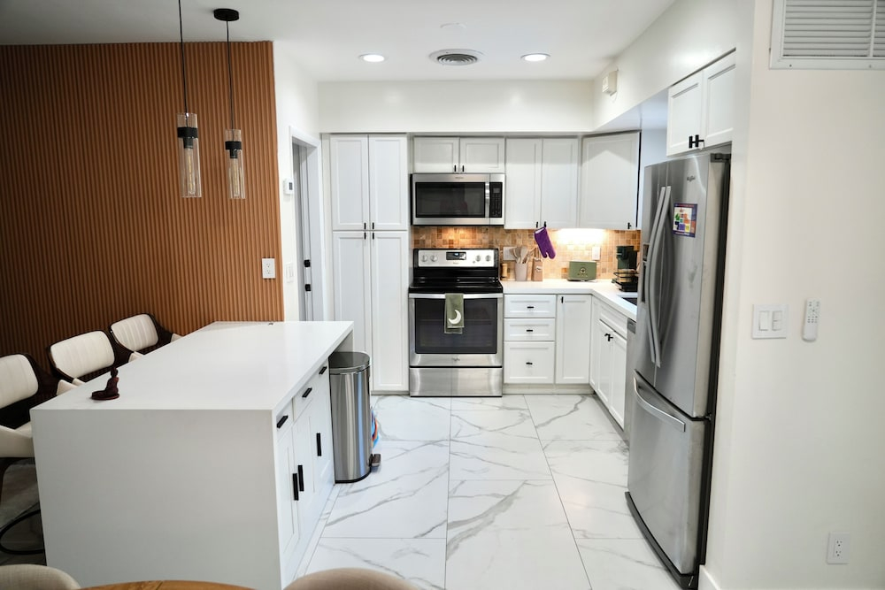 Family Pool Home by Hollywood Beach