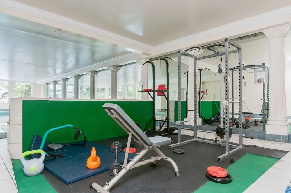 Stunning 2 bed near Haymarket with pool
