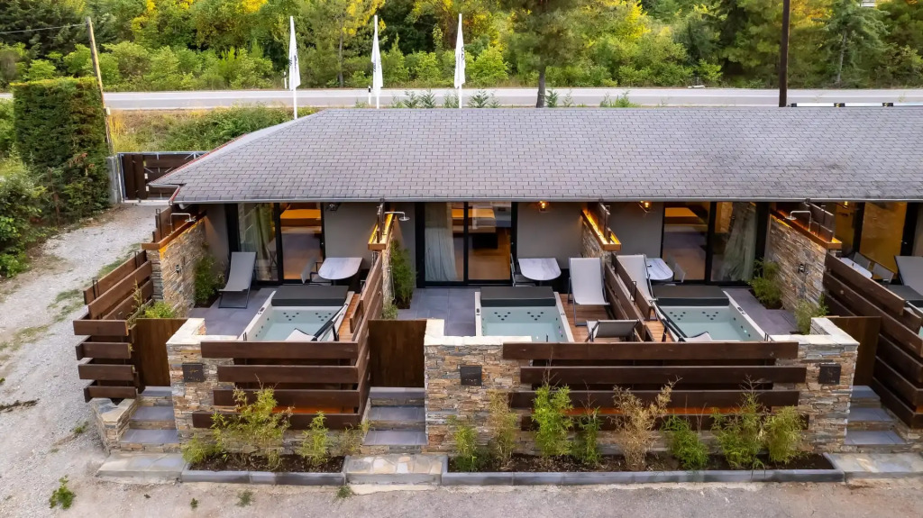 Sylvia Camping & Luxury Suites