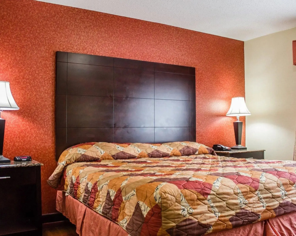 Rodeway Inn MacArthur Airport