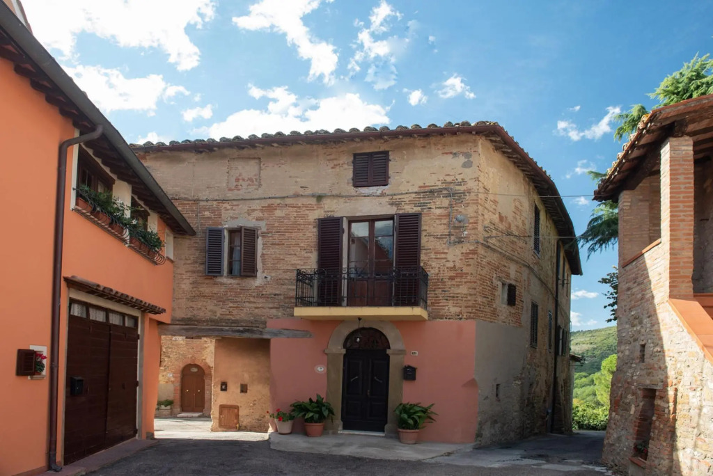 Tenuta di Caiolo - House in the Borgo-Casa nel Borgo
