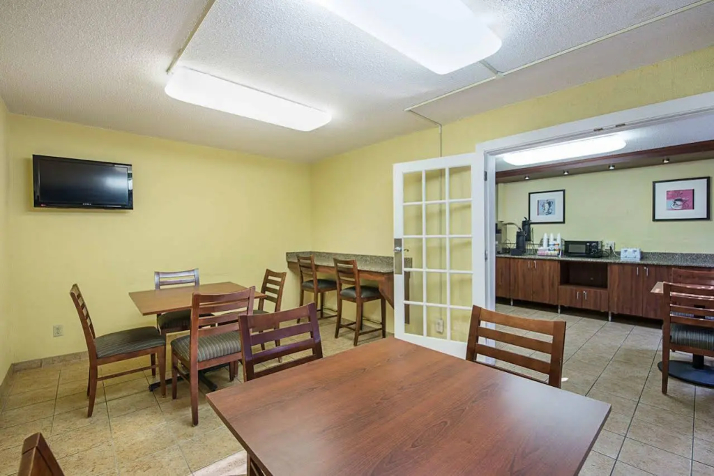 Motel 6-Moline, IL