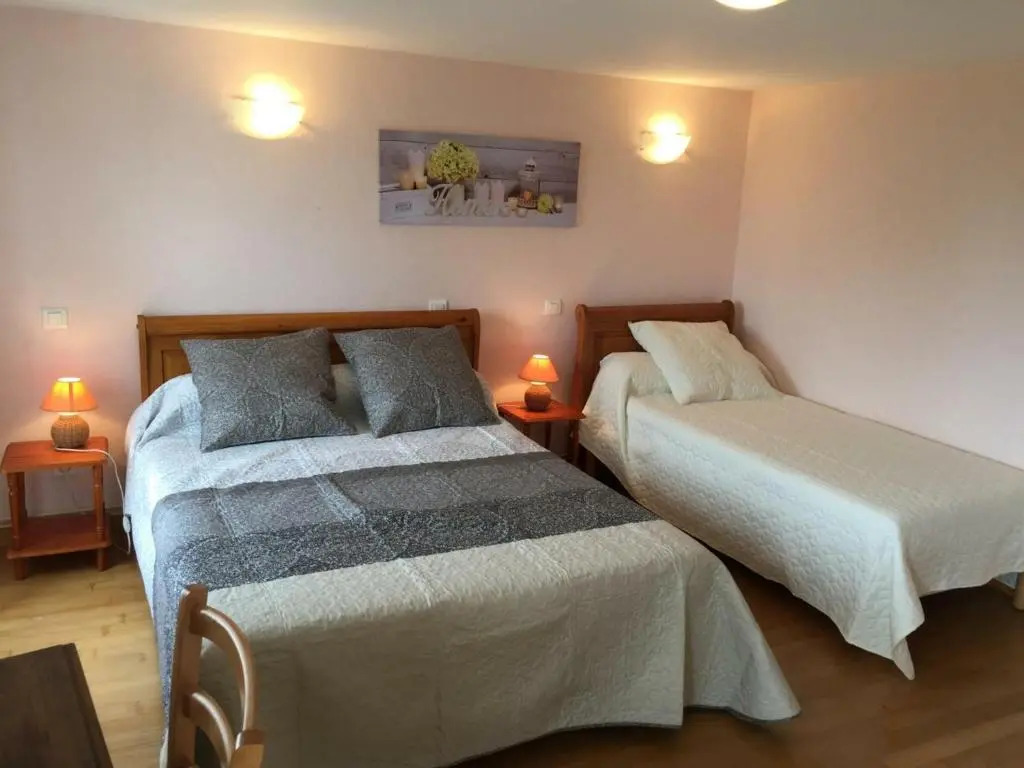 Charmante Maison avec Cheminée et Jardin, Animaux Acceptés - FR-1-496-87