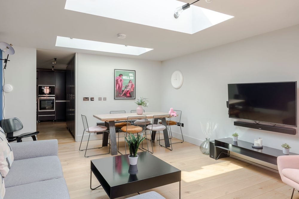 The Acre Penthouse - Covent Garden - by Frankie
