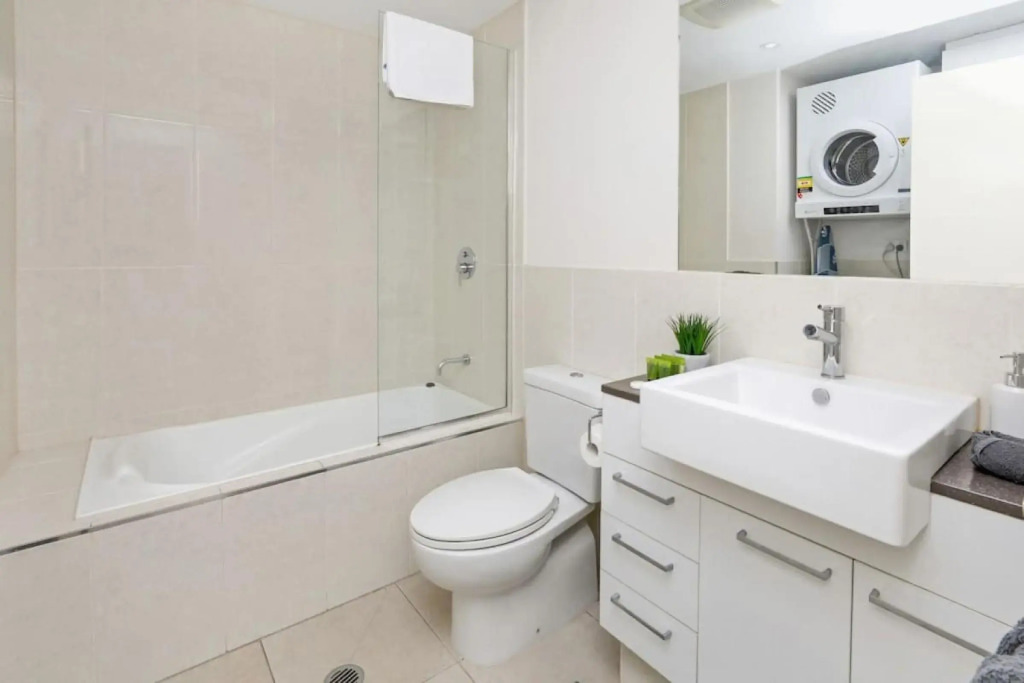 Pool View City Centre Apartment 206