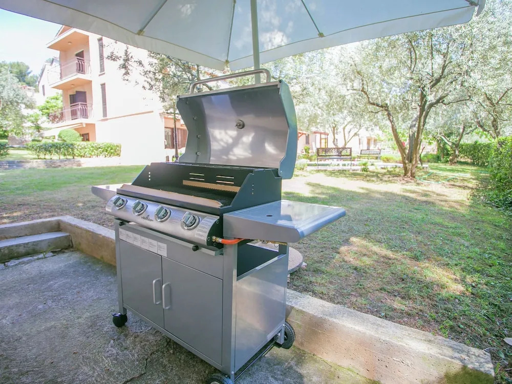 Apartment With two Bedrooms, Terrace and Bbq, on Quiet Location